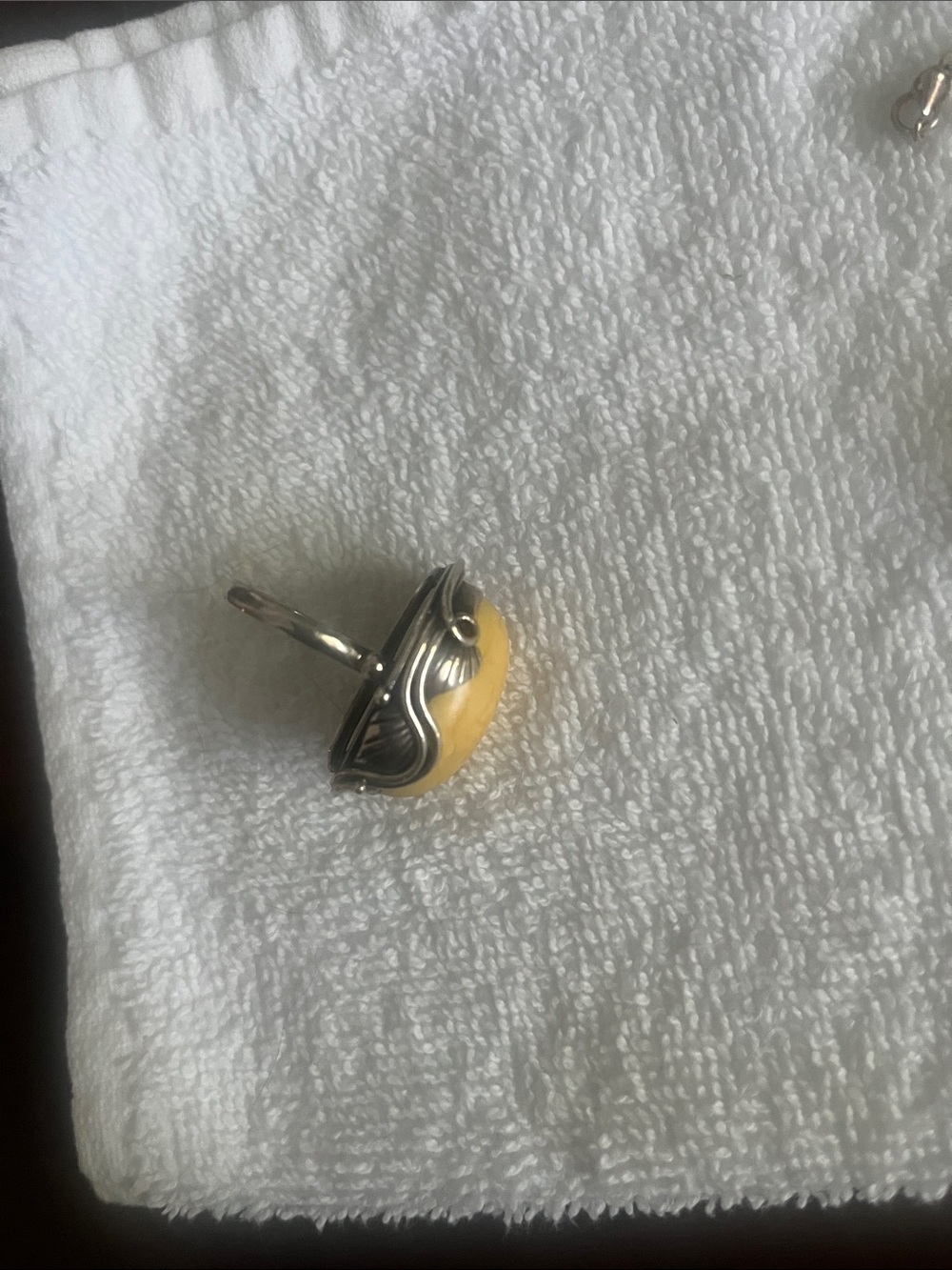 Sterling Silver Ring with Yellow Amber - Picture 2 of 5